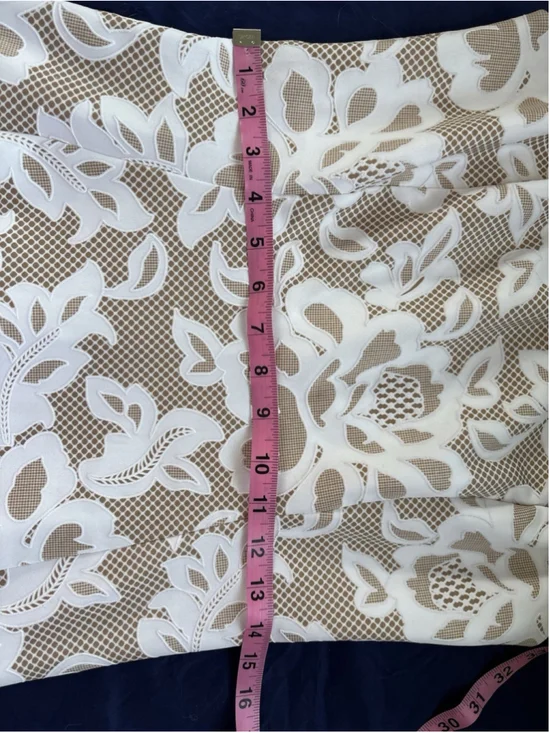 Kate and Lily Sleeveless Sheath Dress Size 4 White Tan Floral Lace Print Office - Picture 5 of 6